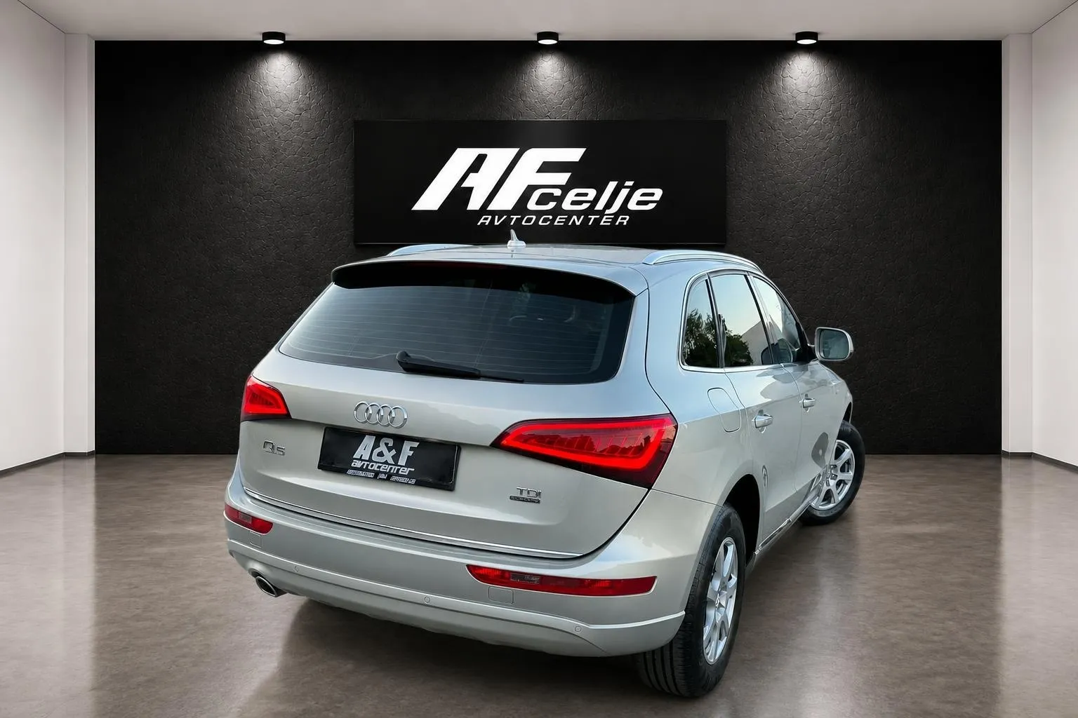 Zunanja slika - Audi Q5 - 2.0 TDI-Q-4X4-AUT-S LINE-ACC-168.000km-1 LASTNIK- - 5