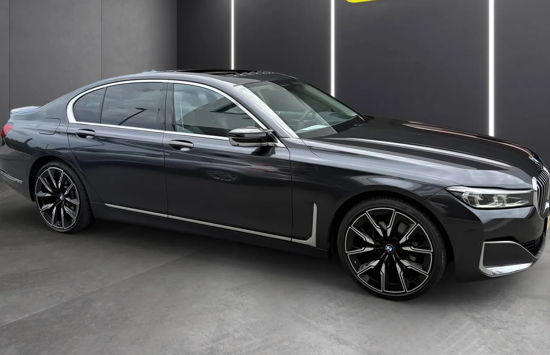 Zunanja slika - BMW Serija 7 - : 730d SPORT SOFT CLOSE 20 COL ZRAČNO PANO - 10