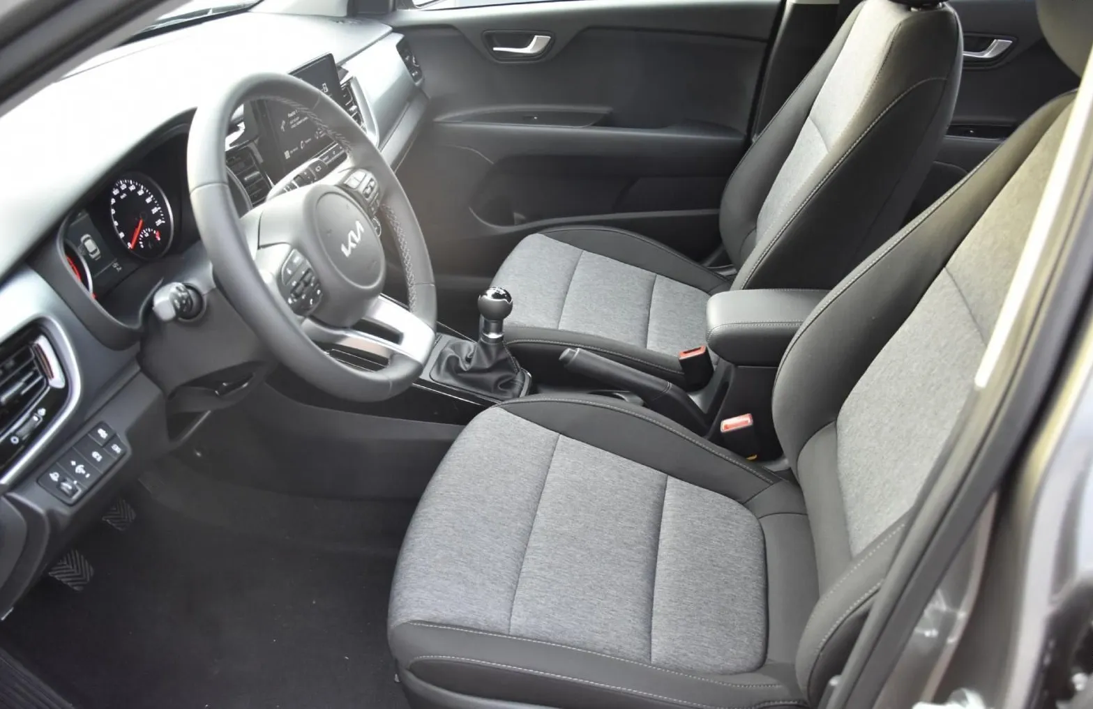 Zunanja slika - KIA Stonic - 1.2 DPI 57.9 kW  79 KM  LX Urban+ M T - 7