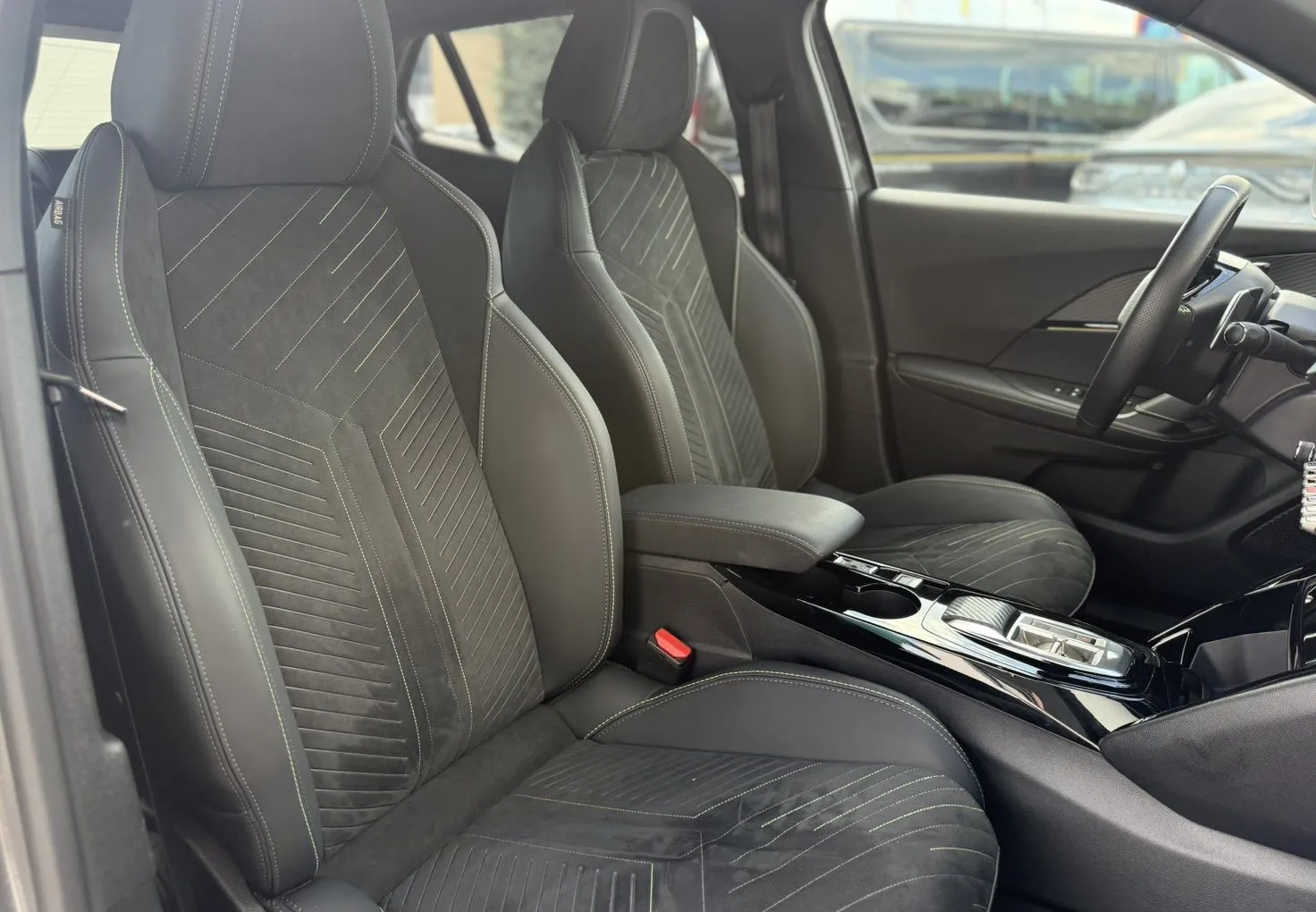 Zunanja slika - Peugeot 2008 - 1.2 GT Aut. - 9