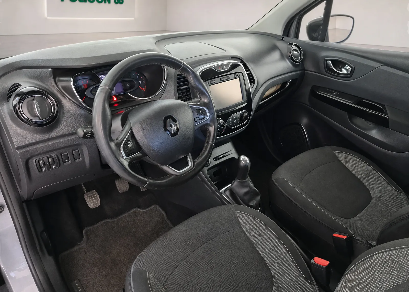 Notranja slika - Renault Captur - TCe-SLOV.POREKLO-M 2017-GARANCIJA-LED-NAVI - 7