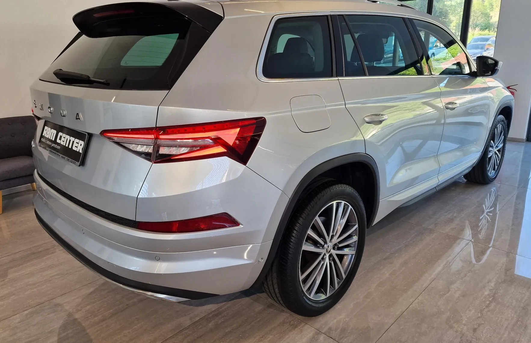Zunanja slika - Škoda Kodiaq - 2.0 TDI 110 kW L K|USNJE|MEMORY|360|KLJUKA|HI-FI - 2