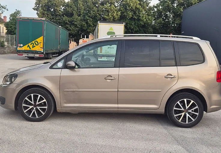 Zunanja slika - VW Touran - 1.6 TDI + UGODNO + BREZ POLOGA TUDI ZA TUJCE - 8