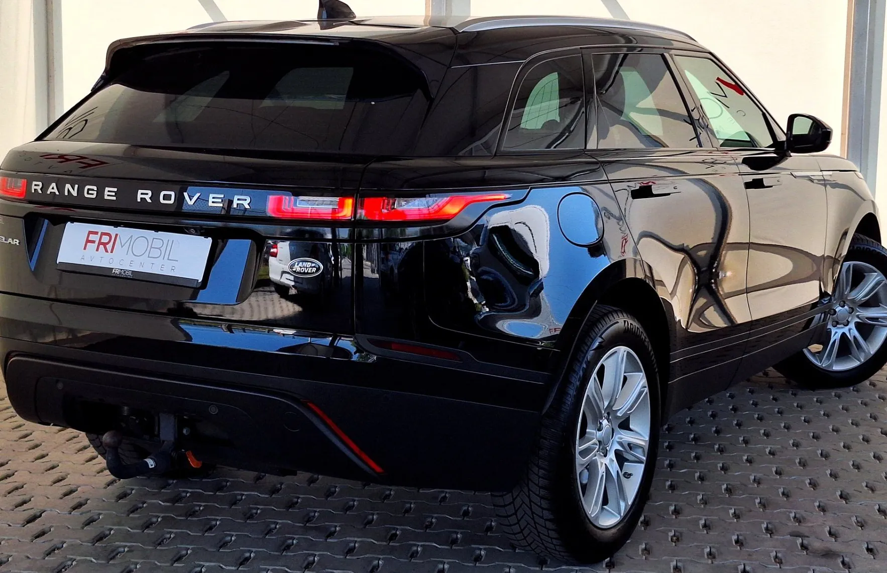 Zunanja slika - Land Rover Range Rover Velar - 2.0 TD Base Aut.•ALCANTARA•KAMERA•ALU20•VL.KLJU - 2