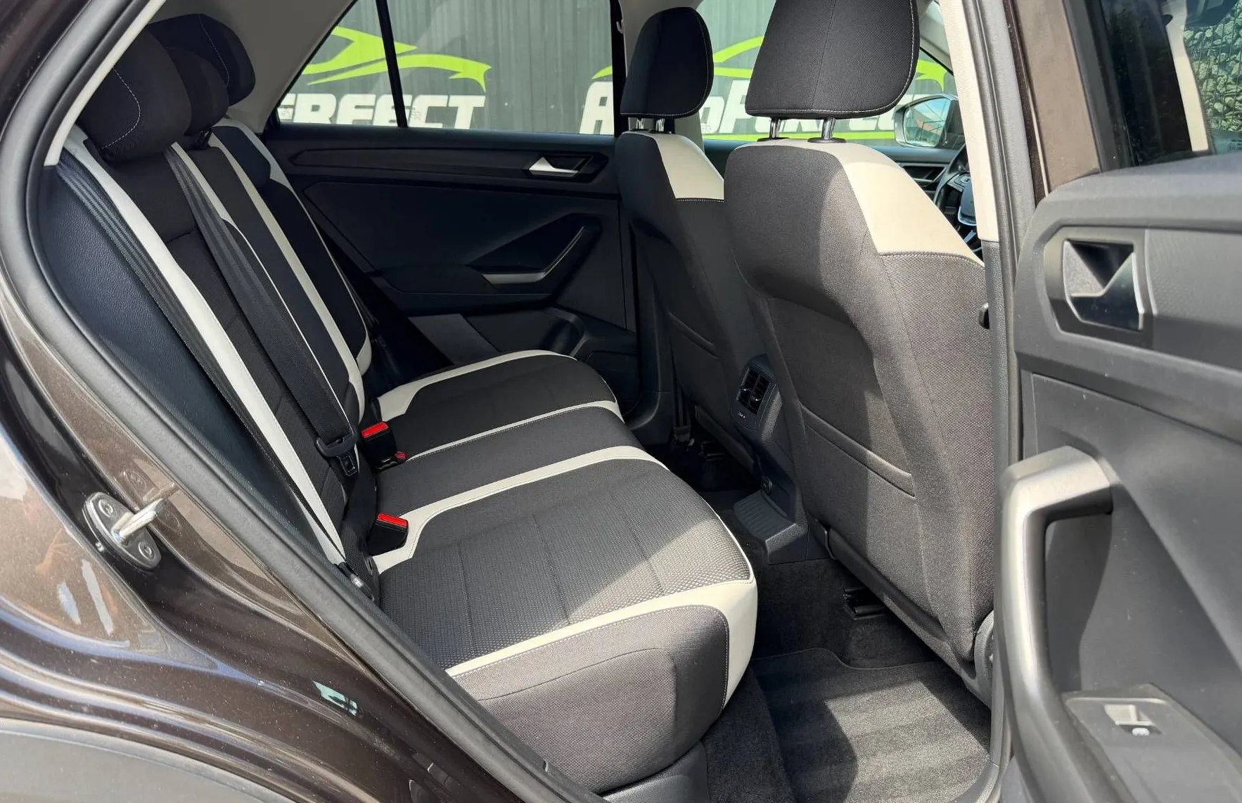 Zunanja slika - Volkswagen T-Roc - 1.5 TSI|R-Line|Virtual|ACC|PotrjenaServ.|... - 17