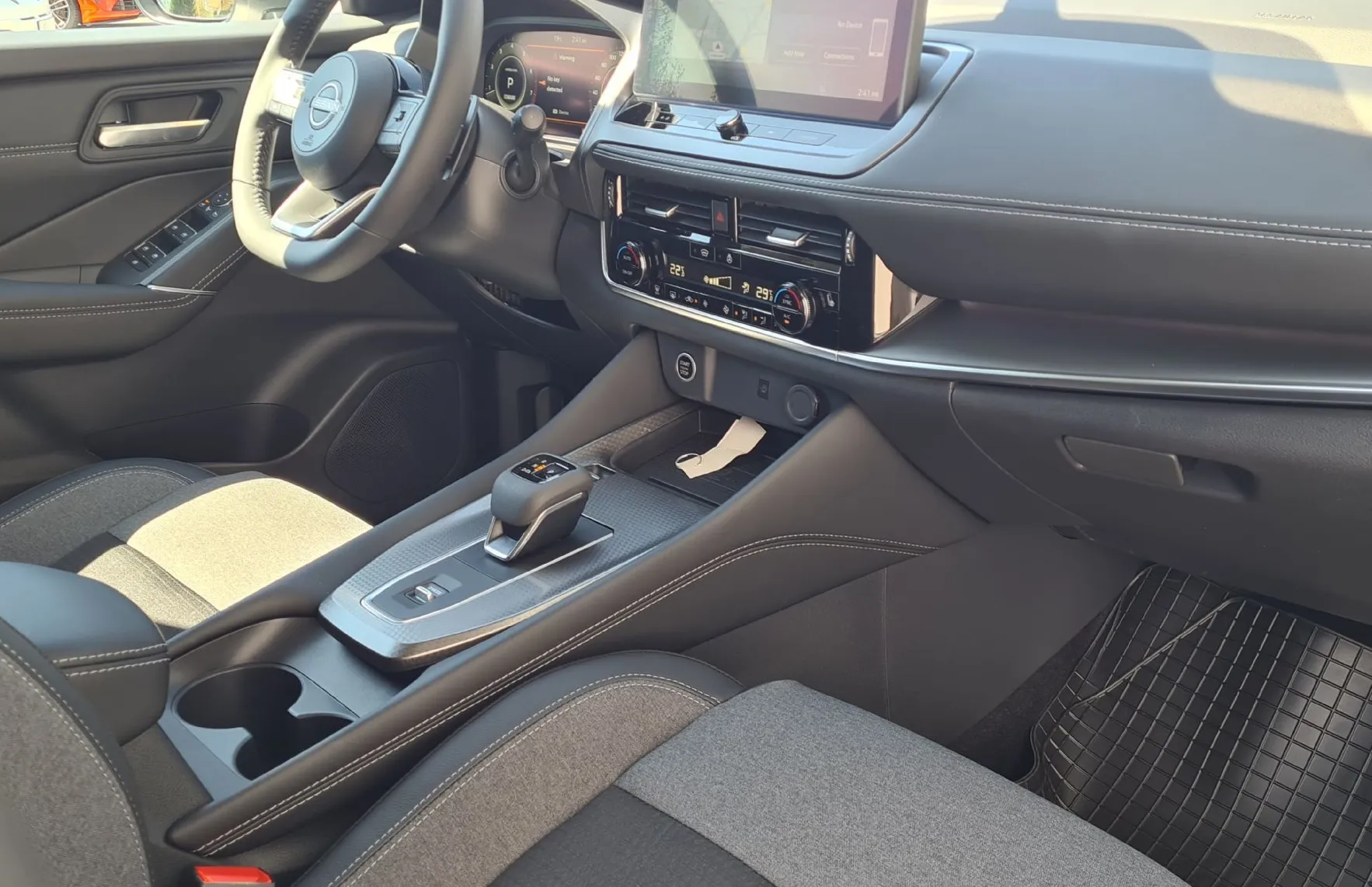 Zunanja slika - Nissan Qashqai - 1.3 DIG-T M.Hyb.158 2WD X-Tr. N-CONNECTA - 10