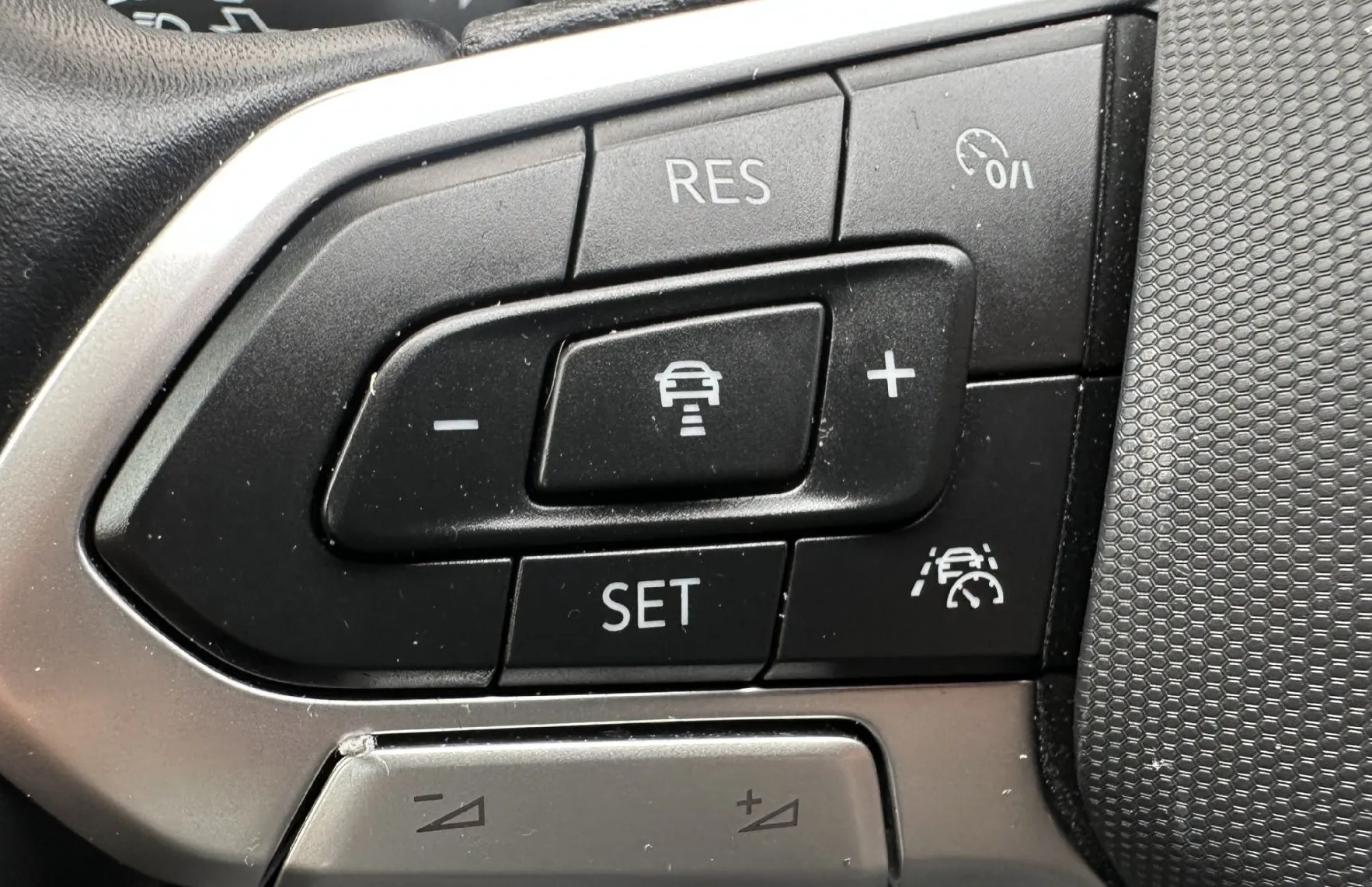 Zunanja slika - Volkswagen Taigo - 1.0 TSI R-Line 85.PANORAMA.LED.2025.SAMO 17.000 KM - 10