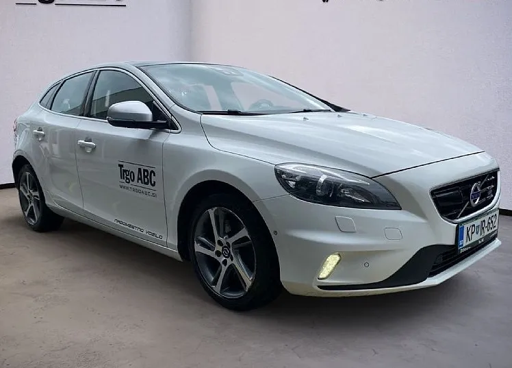 Zunanja slika - Volvo V40 - D4 R-Design 5cilindrov NOV MOTOR bliss panorama - 3