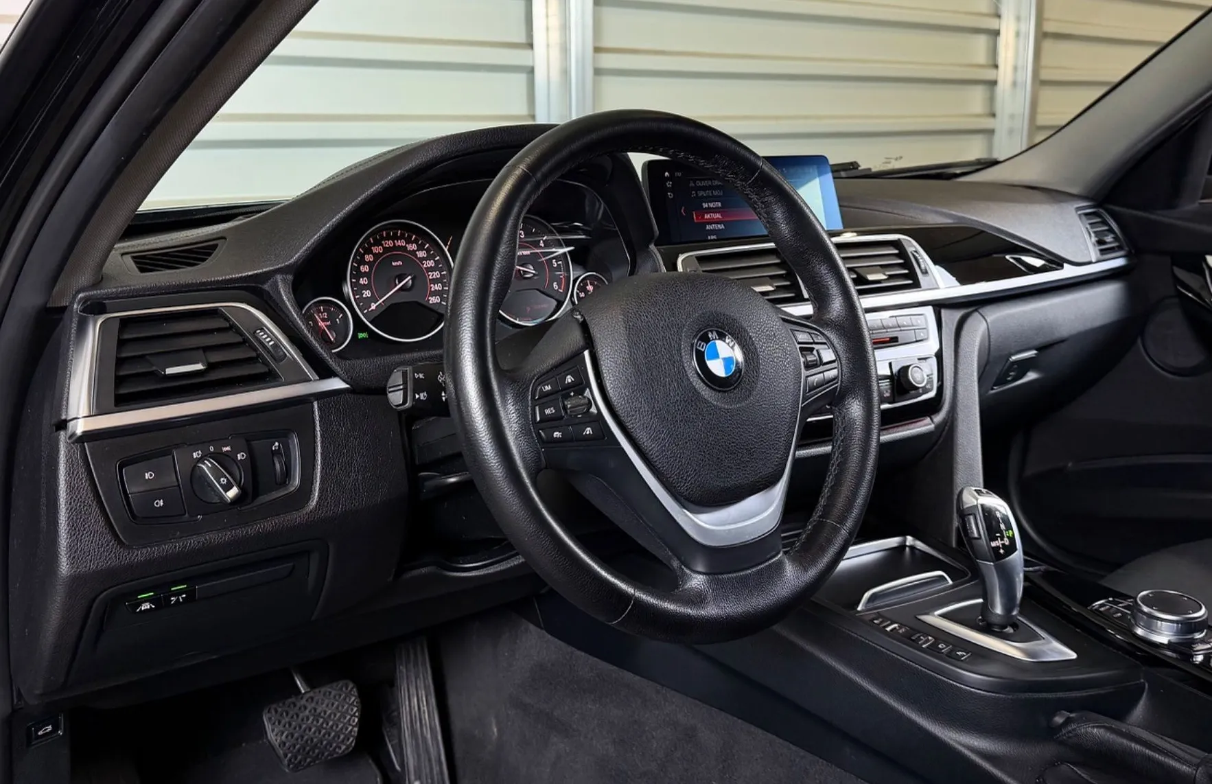 Zunanja slika - BMW Serija 3 - Touring: 320D XDRIVE - SPORT - KAMERA - FULL LED - HEAD - 7