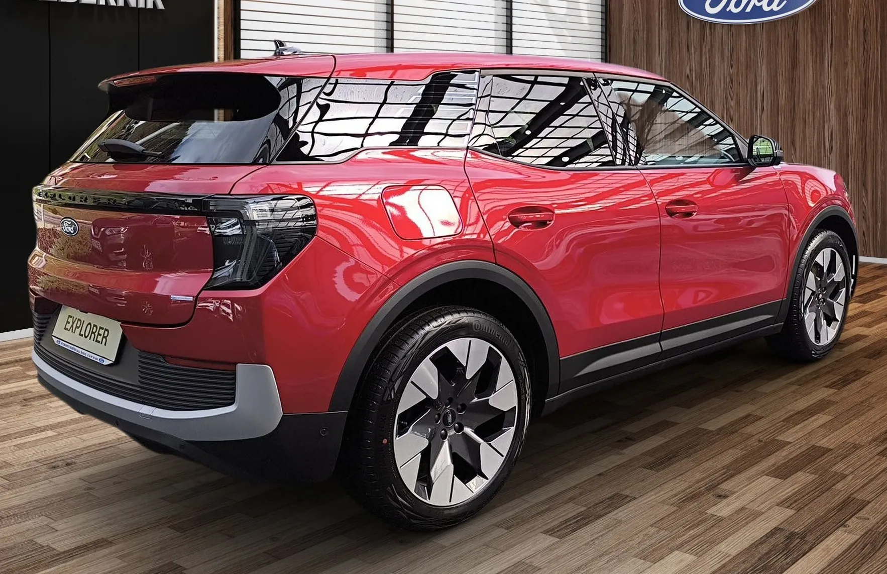 Zunanja slika - Ford Explorer - EV dvojni elektro. 79 kWh 250 kW at AWD PREMIUM - 4