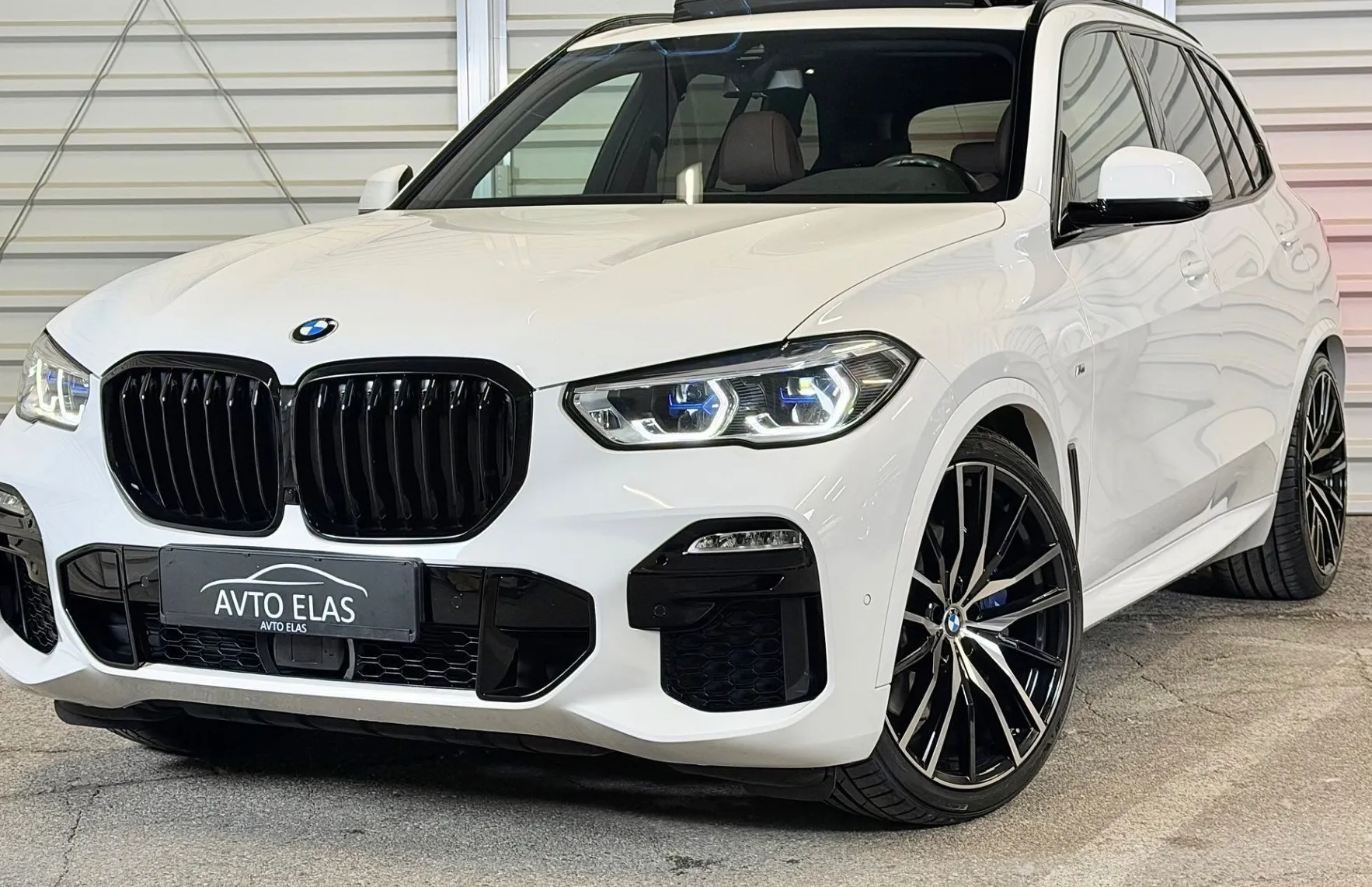 Zunanja slika - BMW X5 - serija : xDrive30D - ZRAČNO - LASER - PANO - KLJUKA - 1