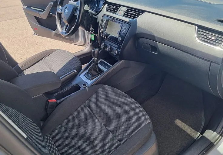 Zunanja slika - Škoda Octavia - Combi 1.6 TDI Ambition - 8