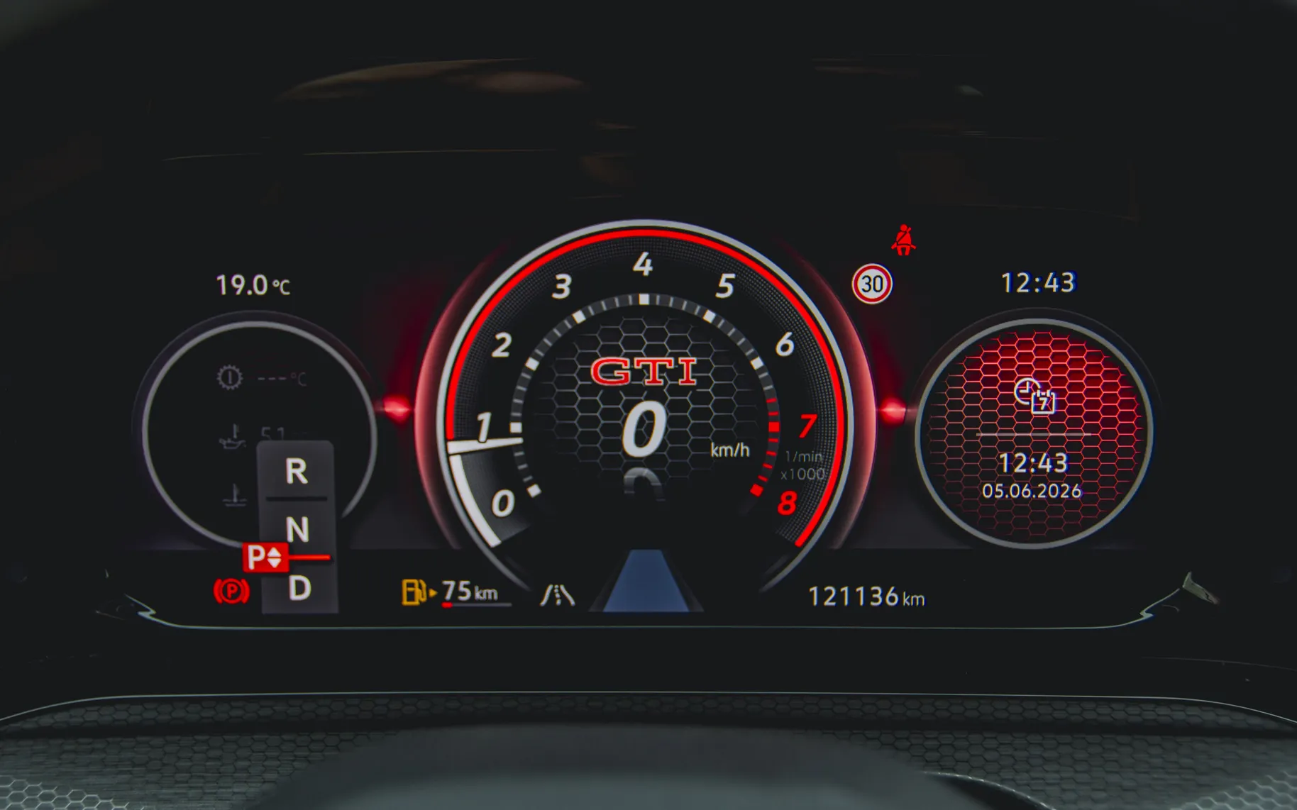 Zunanja slika - Volkswagen Golf - 2.0 TSI GTI-LED-ACC-H-K-HLAJ-MEM-KAM-19C - 14