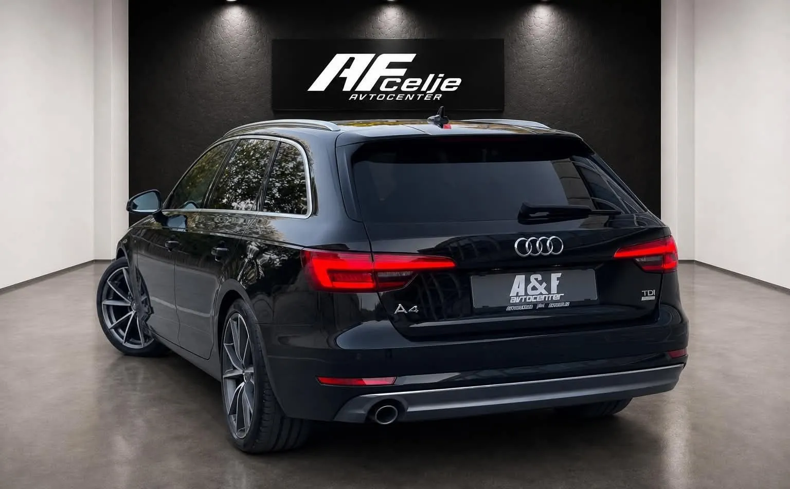 Notranja slika - Audi A4 Avant - 2.0 TDI-AUT-S LINE-MATRIX-LIZING ZA TUJCE-NAVI-... - 7