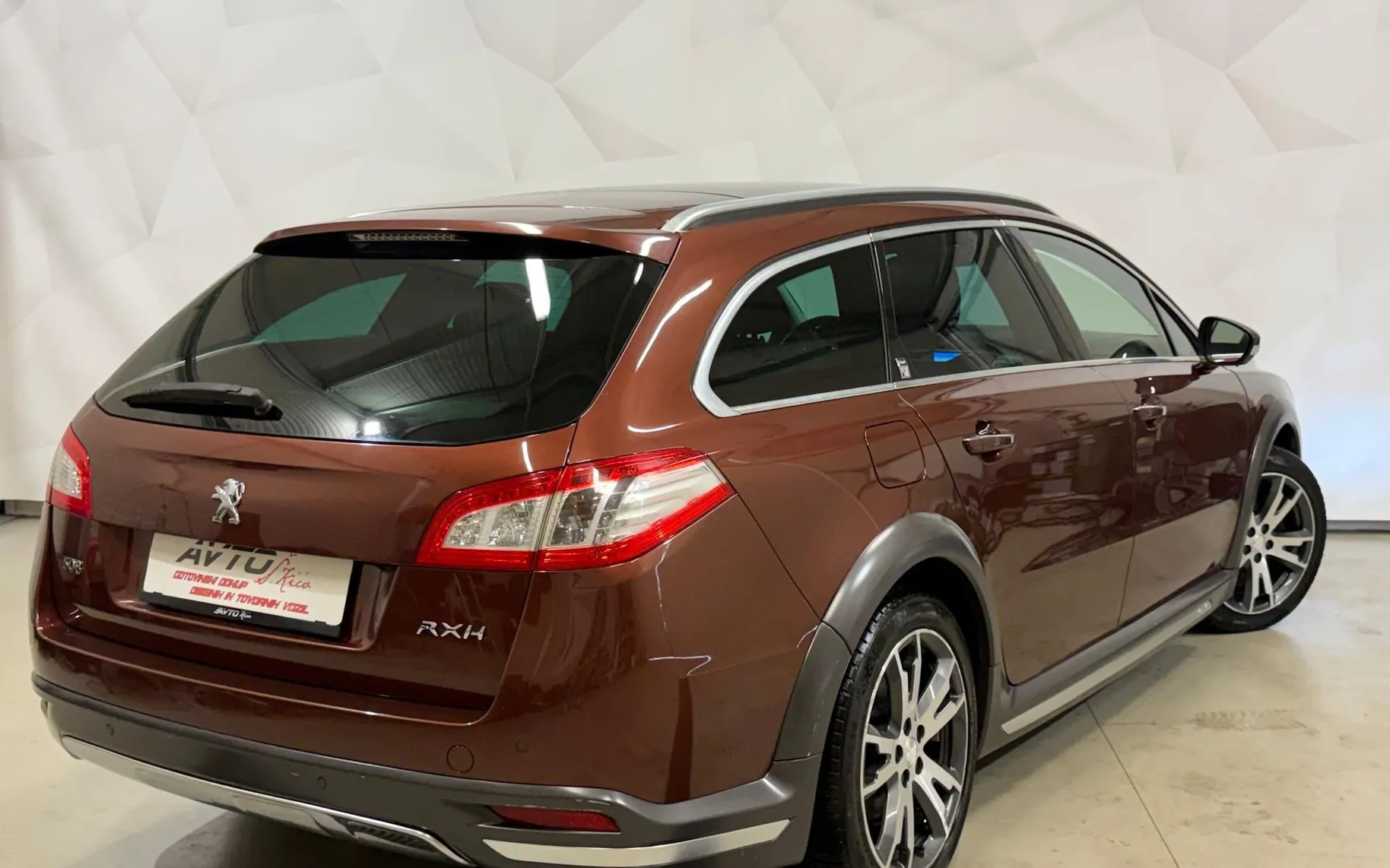Zunanja slika - Peugeot 508 - RXH Hybrid4 2.0 HDi-4X4-BI-XENON-NAVI-PDC-F1-TEMPO - 6