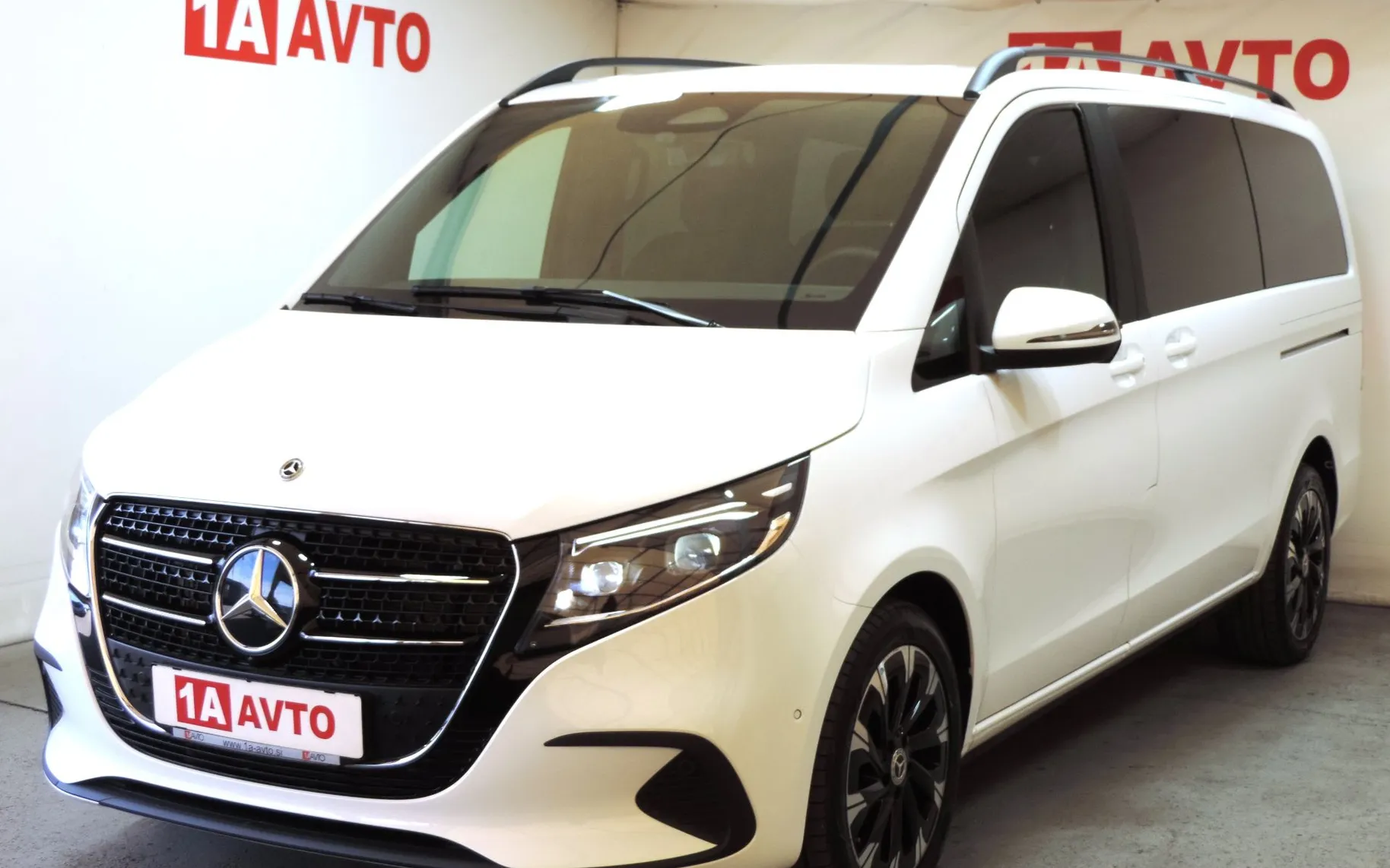 Zunanja slika - Mercedes-Benz V-Razred - V 300 d Style dolgi Avt. LED-ACC-7.SEDEŽEV-KAMERA - 1