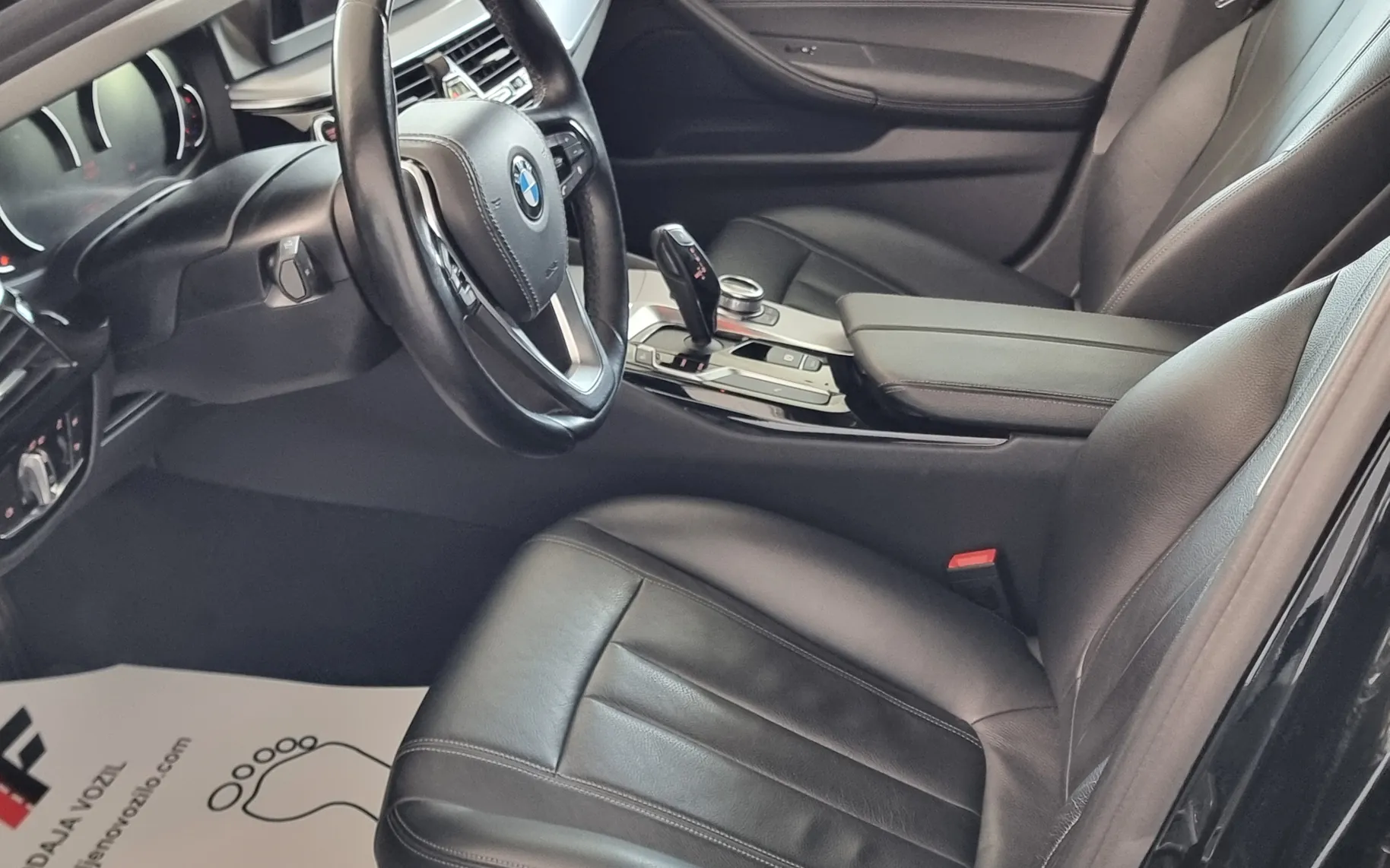 Notranja slika - BMW Serija 5 - 520 - 8