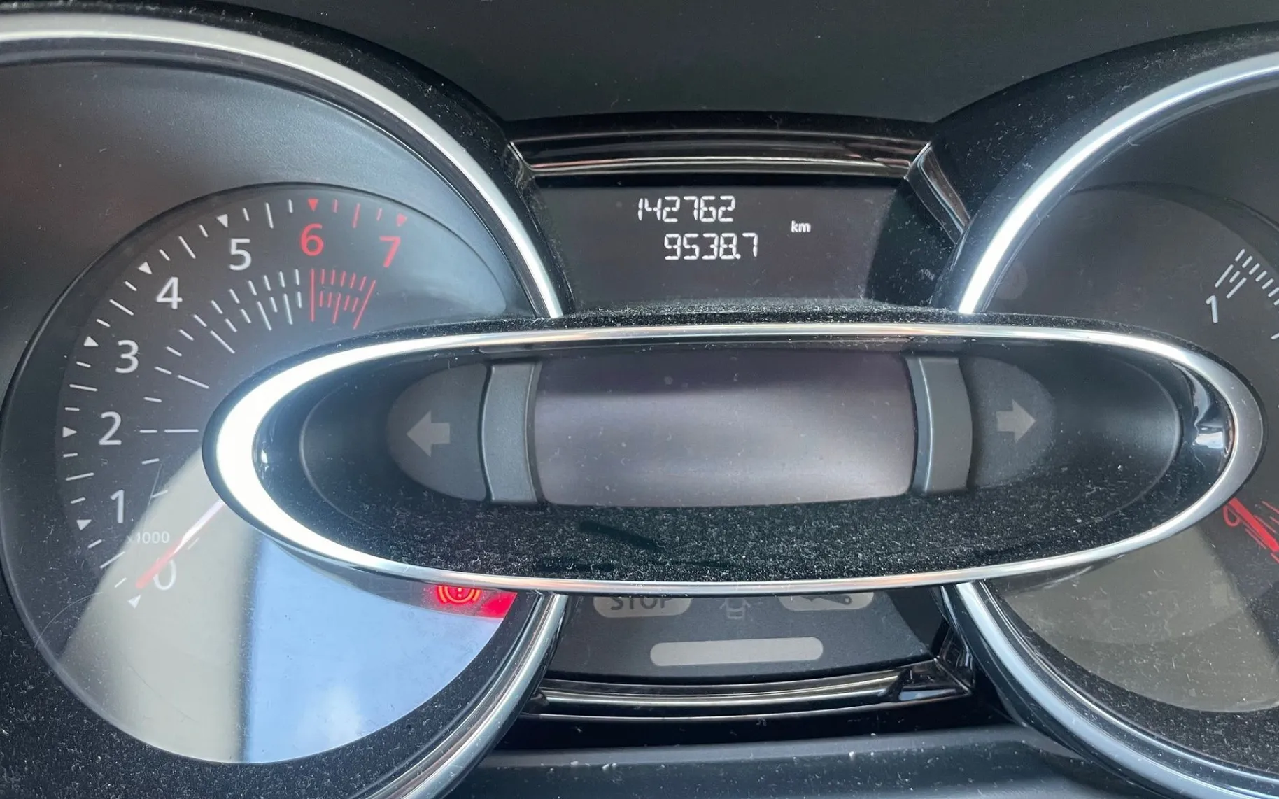 Zunanja slika - Renault Clio - Intens 1.2 16v 2XPDC.LED.DELNO USNJE. - 9