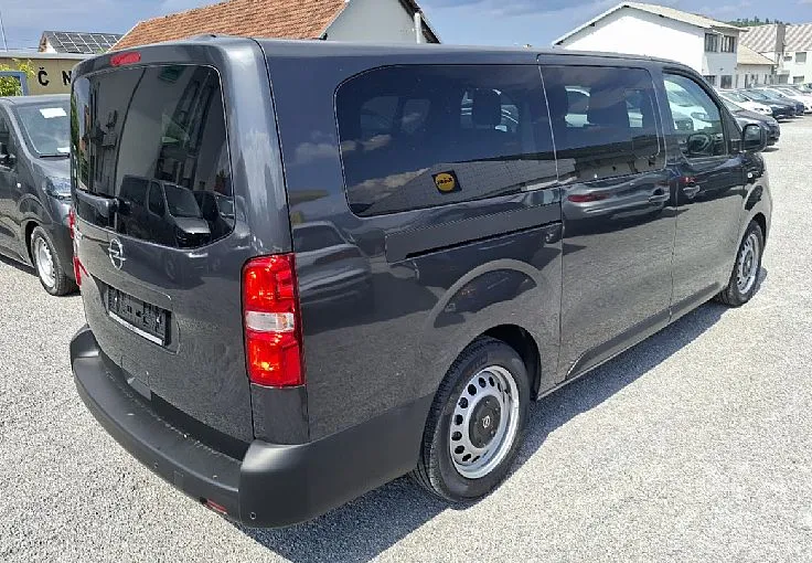 Zunanja slika - Opel Zafira - vivaro 2.2 diesel avtomatik - 9 SEDEŽEV - 3