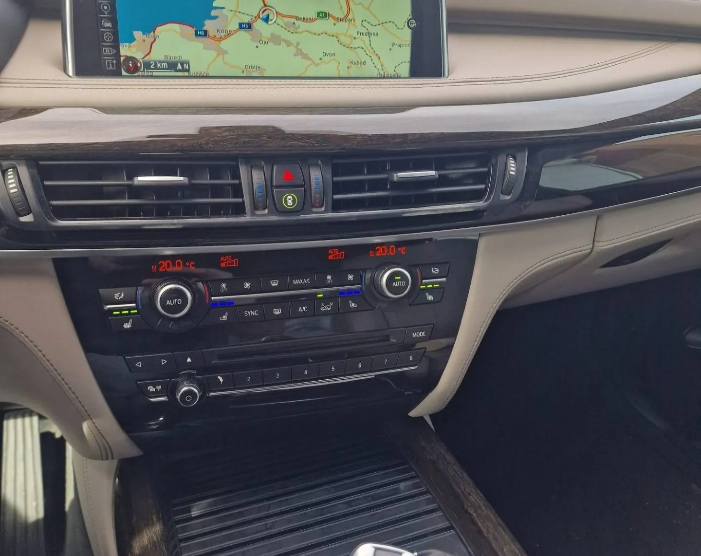 Notranja slika - BMW serija X5: - 3.0D x-DRIVE INDIVIDUAL 1.LASTNIK SLO. SERVSIRAN - 11