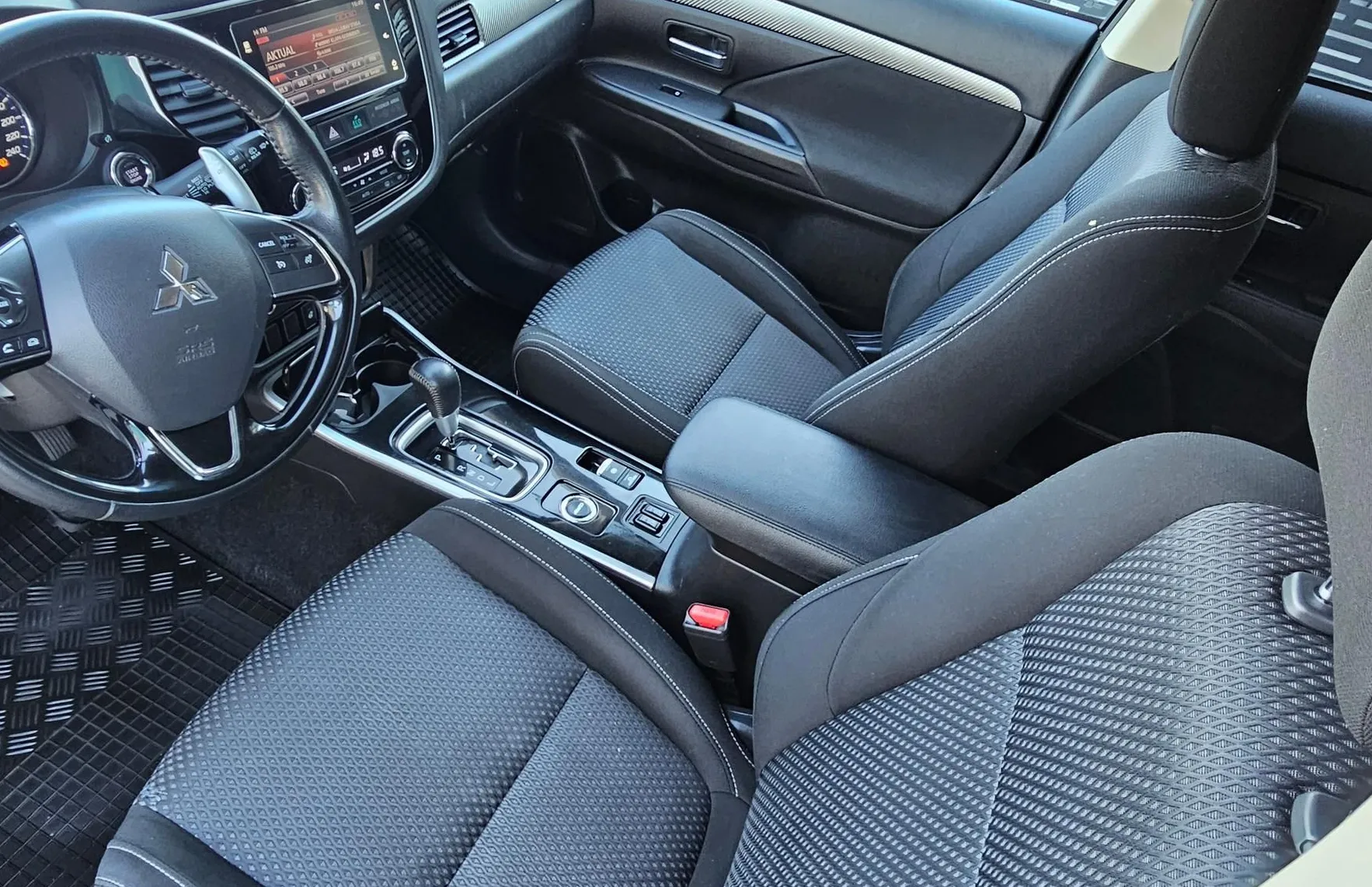 Zunanja slika - Mitsubishi Outlander - 4WD 2.2 DI-D Instyle+ Avt.-le 104.000km-Odličen- - 3