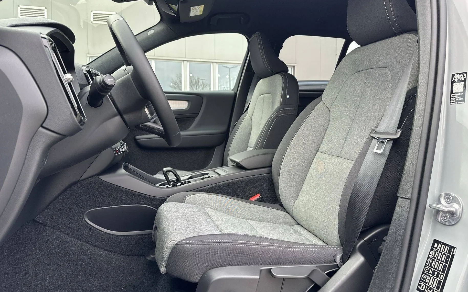 Zunanja slika - Volvo XC40 - B3P Core Avt. - 10