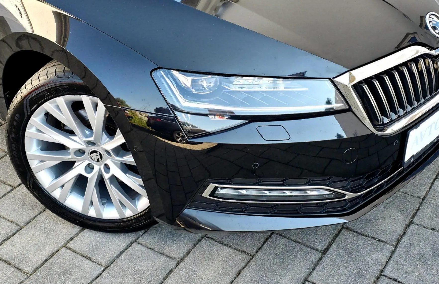Zunanja slika - Škoda Superb - Combi 4x4 2.0TDI Style DSG MATRIX•MEMORY•ACC•18C - 20