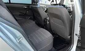 Notranja slika - Opel Insignia - 2.0 CDTI-XENON-SPORT-NAVI-PD0-GRETJE SED-ODLIČEN - 12