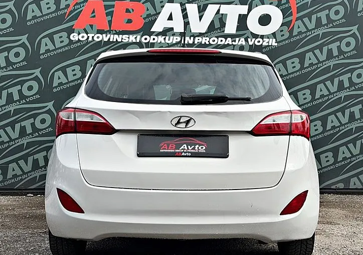 Zunanja slika - Hyundai i30 Wagon - 1.6 CRDi Comfort+94KW+LED+PROSTOROČNO TEL+AVTKLIMA - 6
