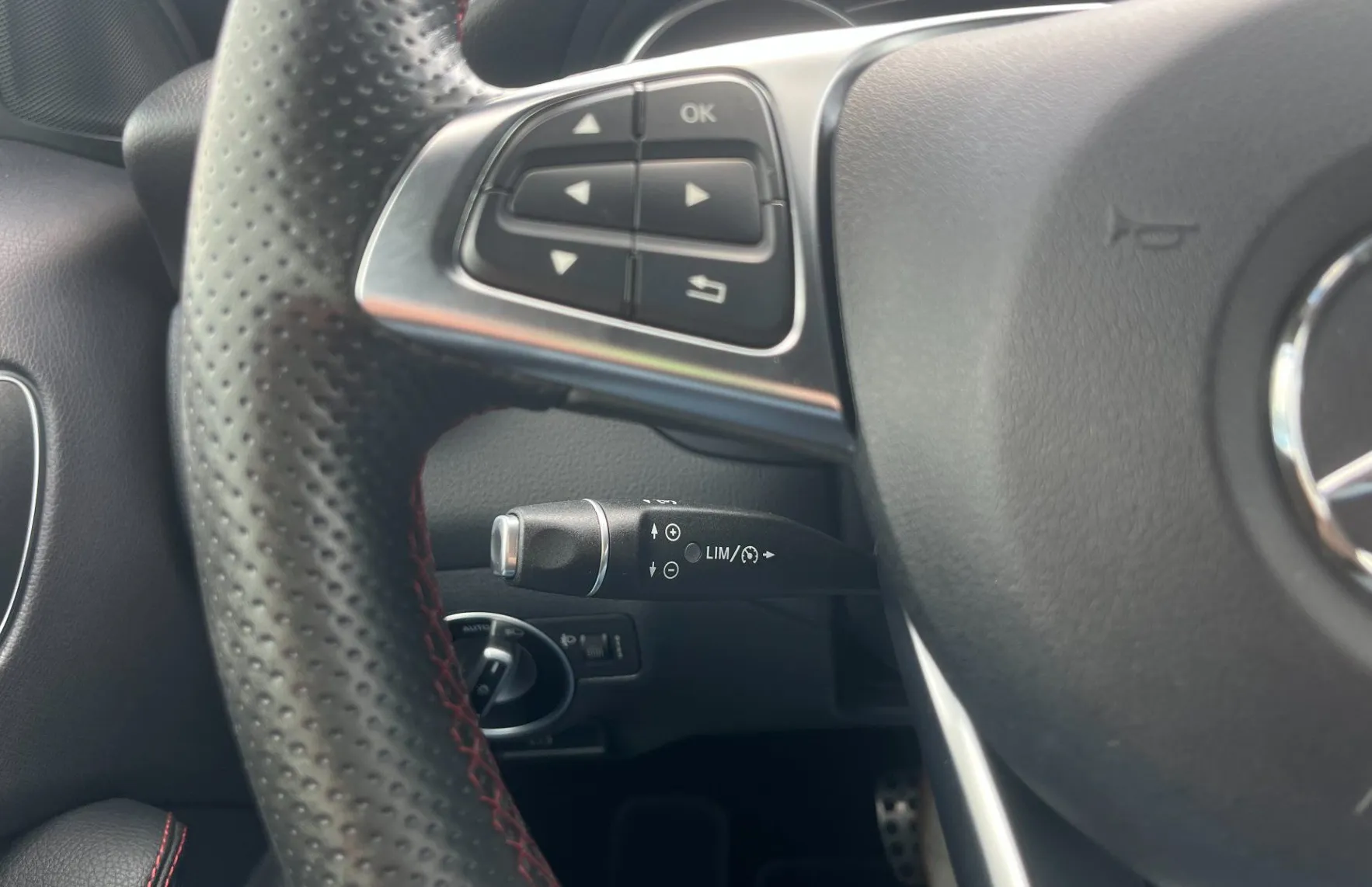 Zunanja slika - Mercedes-Benz GLA-Razred - GLA 200 d AMG Line Avt. NAVI. TEMPOMAT. F1 PRES. - 14
