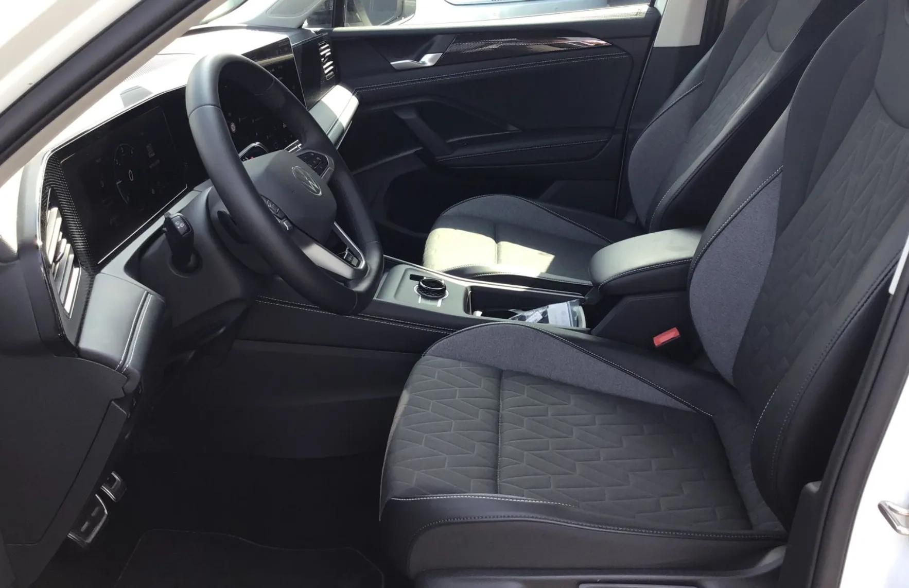 Zunanja slika - Volkswagen Tiguan - 2.0 TDI BMT Life DSG - 10