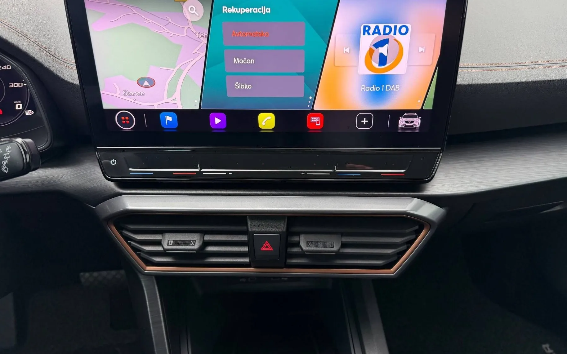 Notranja slika - Cupra Formentor - 1.4 eHybrid DSG-DCC-ACC-Mrtvi kot-360 kamera-Navi. - 9