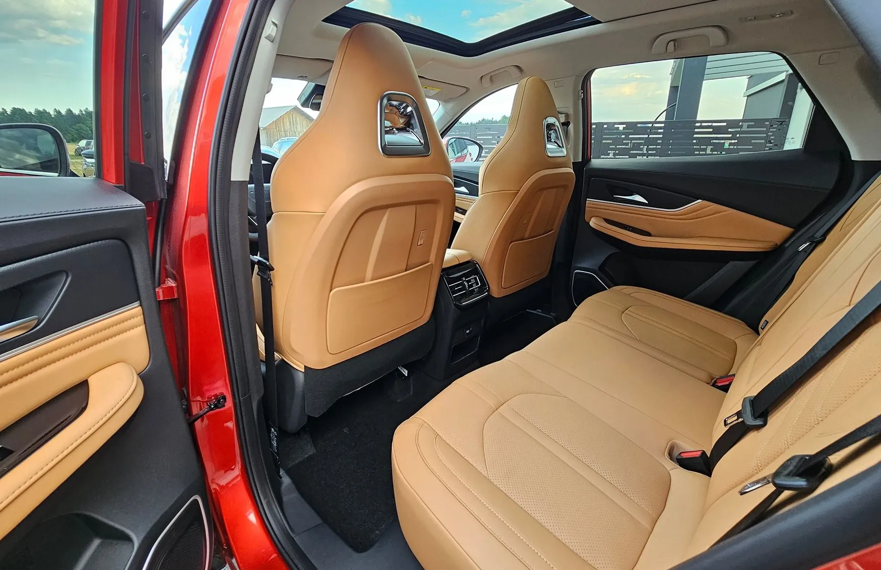 Zunanja slika - Forthing Forthing T5 EVO - T5 Evo my 2025-ADAS+1.5 T-GDI 7DCT-DAB-SLO MENI - 2