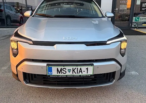Zunanja slika - KIA Stonic - 1.0 T-GDi 73.6 kW  100 KM  LX Life M T - 8