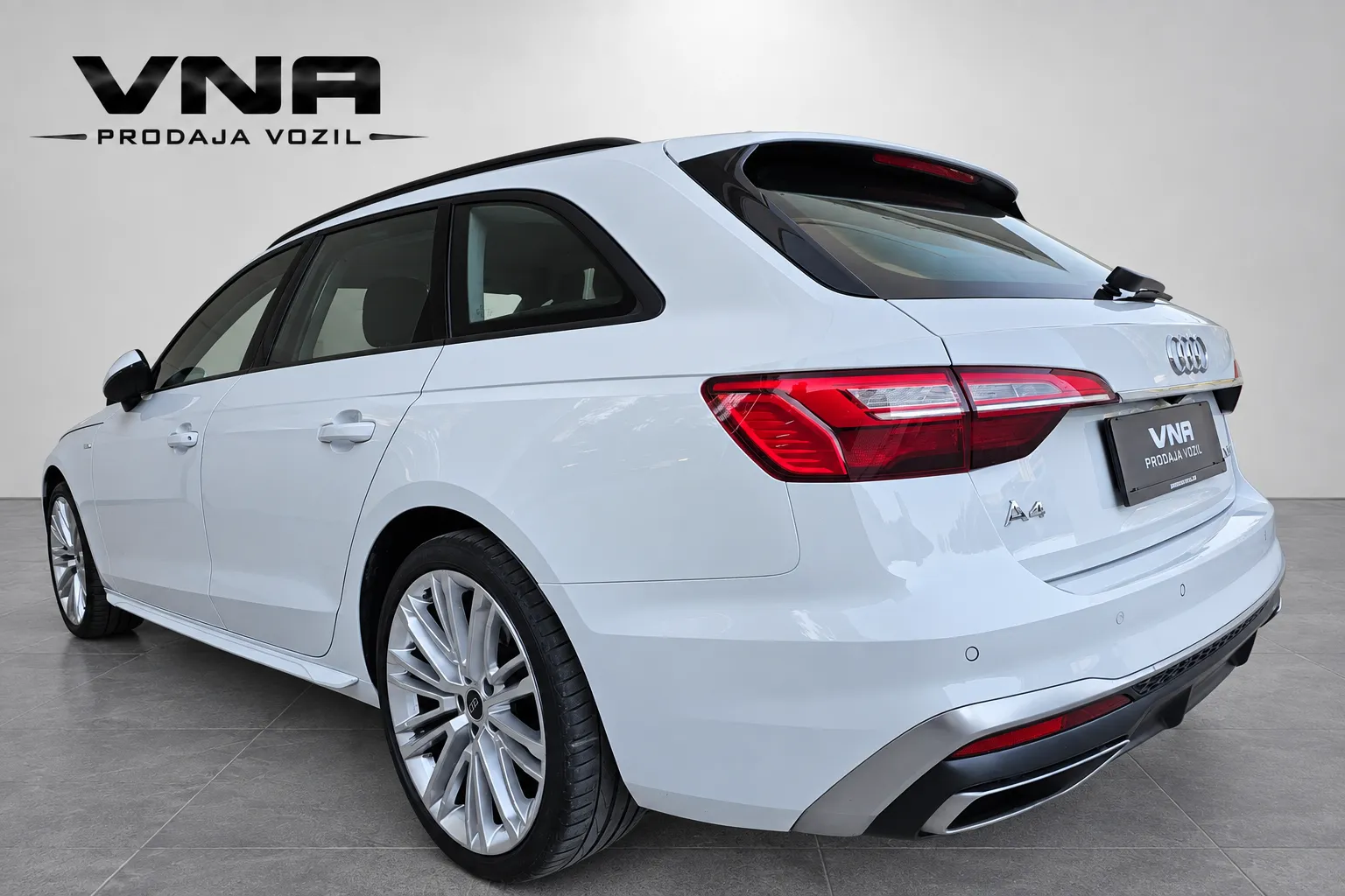 Zunanja slika - Audi A4 Avant - TDI S-LINE |KAMERA|TEMPOMAT|AMBIENT|B O|TOP|NAVI| - 4