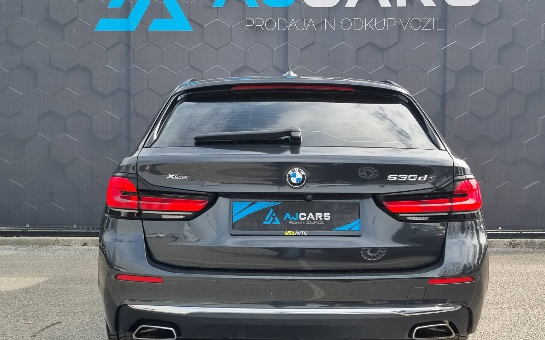 Zunanja slika - BMW Serija 5 - Touring: 530d xDrive-Luxury-Usnje-LED... - 6