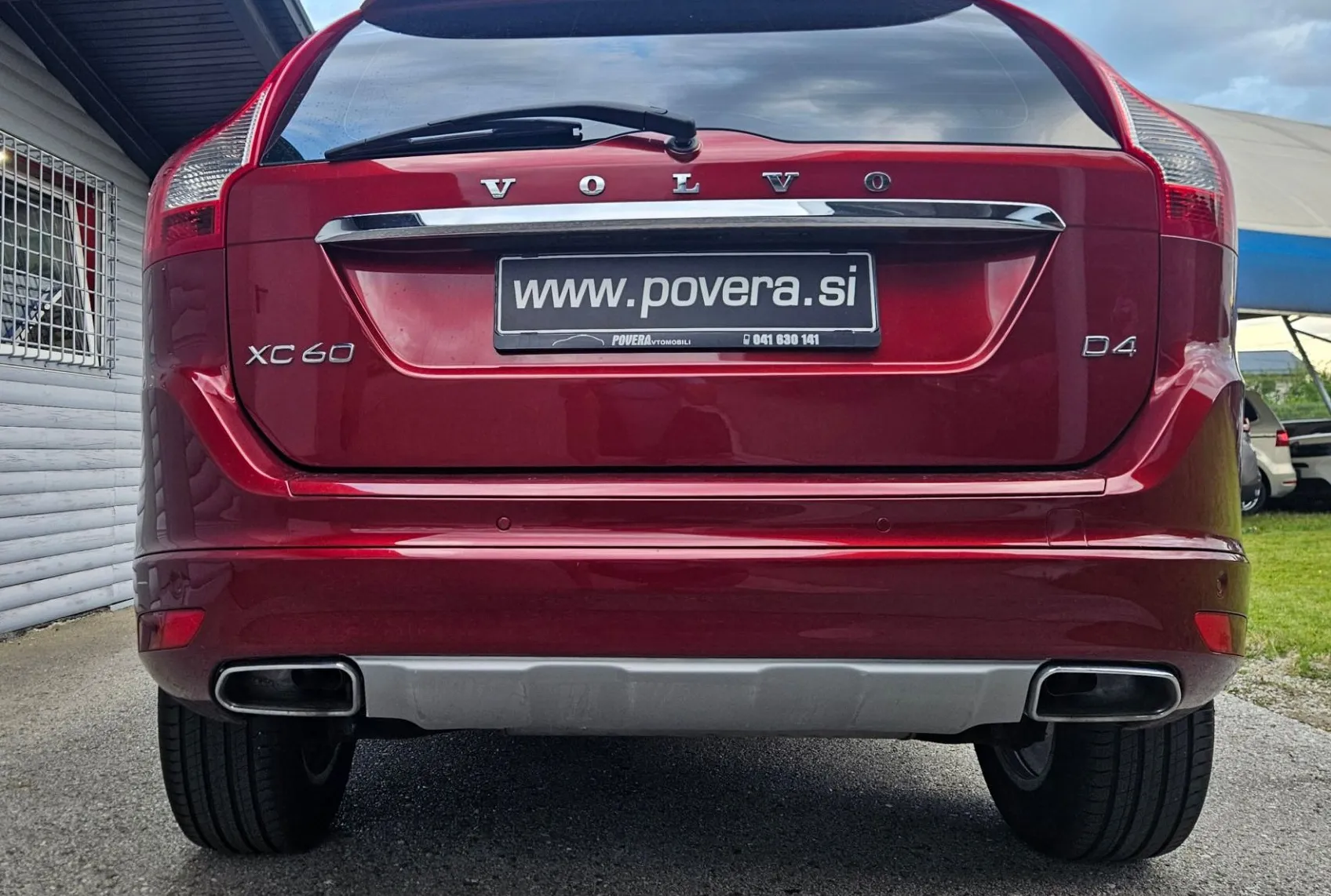 Zunanja slika - Volvo XC60 - FWD D4 Summum  Geartronic+Pano+18 Col+Kamera - 6