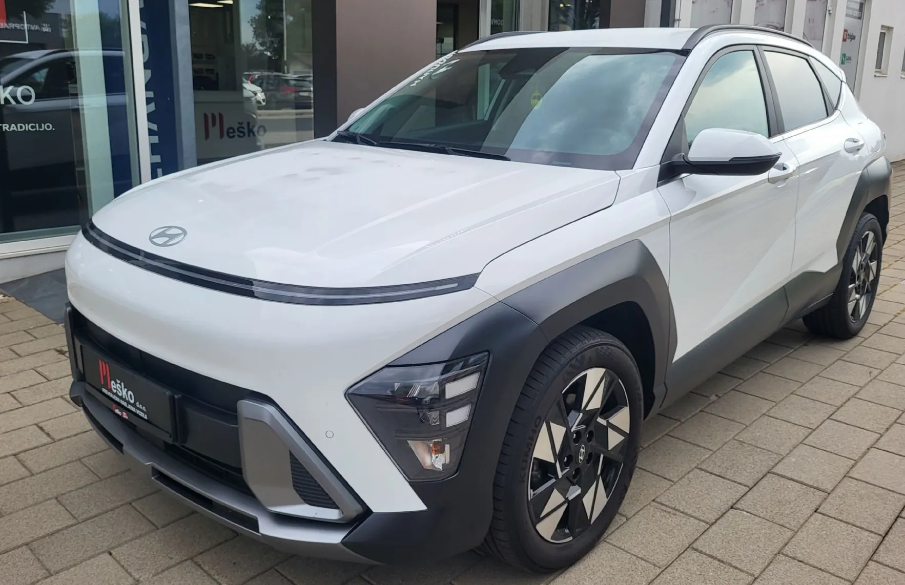 Zunanja slika - Hyundai Kona - 1.6 T-GDI Premium AUT-slo-1last-tov.garan-navi-alu - 1