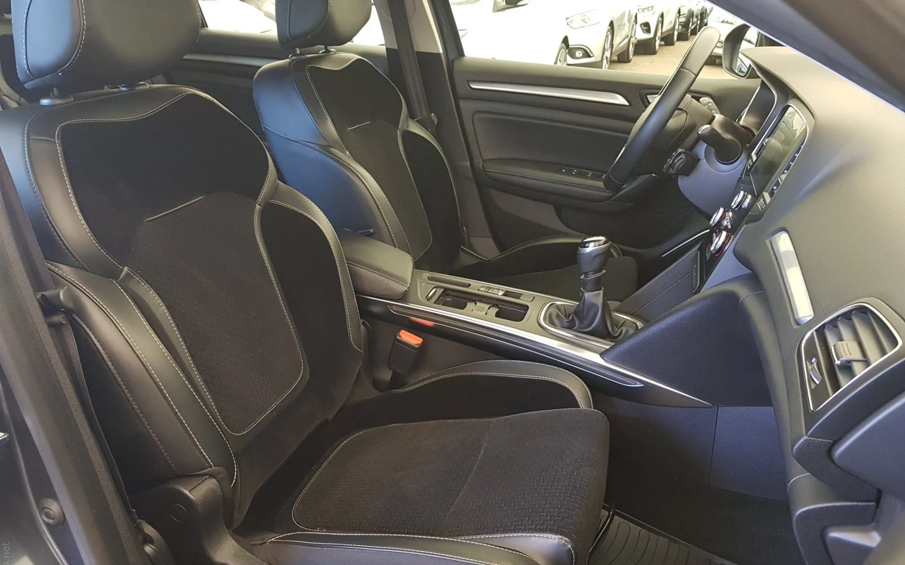 Zunanja slika - Renault Mégane - Grandtour dCi 110 Intens GLAVNI SERVIS - 9