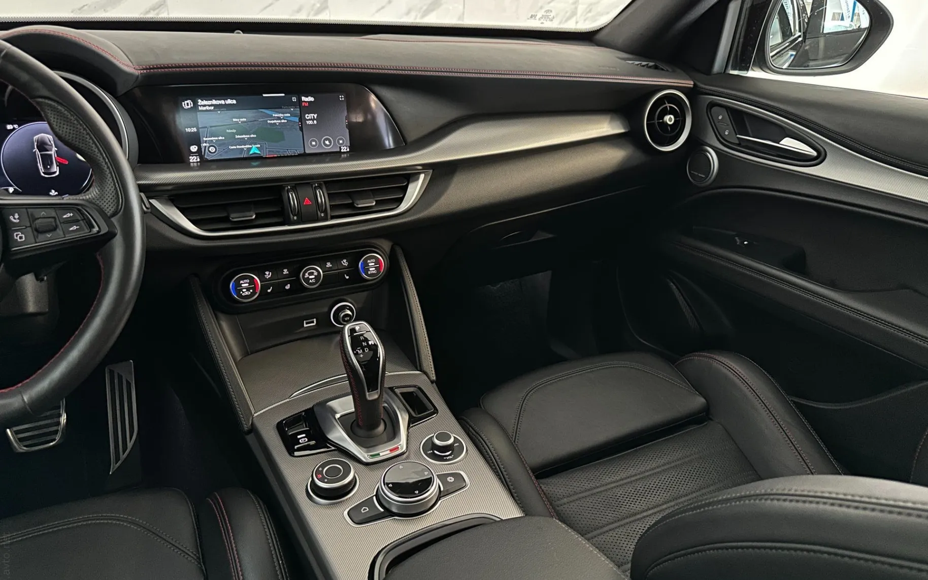 Notranja slika - Alfa Romeo Stelvio - Q4 2.0 Turbo 280 Competizione |Pano|Harman|ACC|S.. - 10