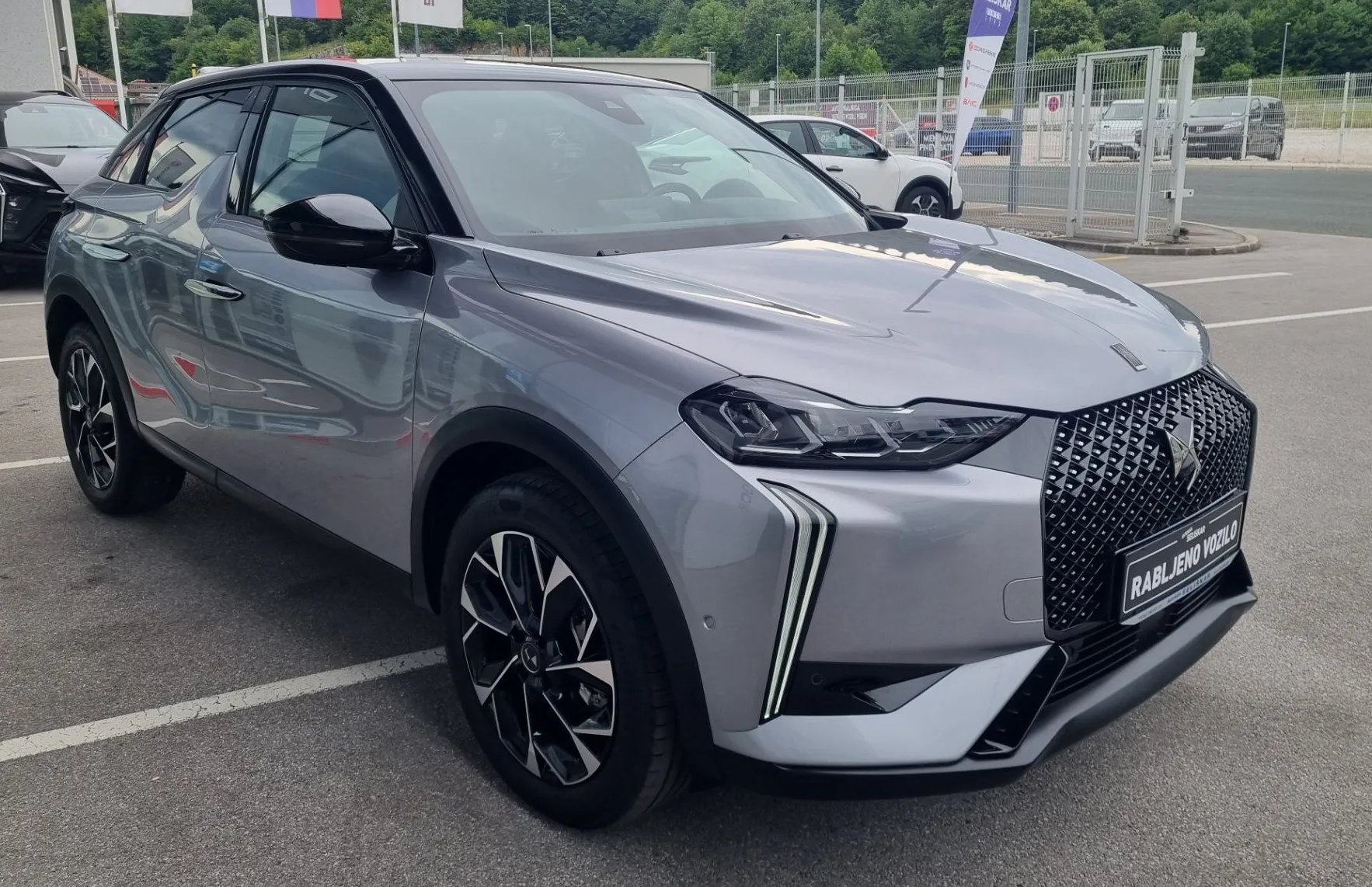 Zunanja slika - DS DS 3 - 1.2 MHEV Étoile Avtomatik - SAMO 17.423KM - 4