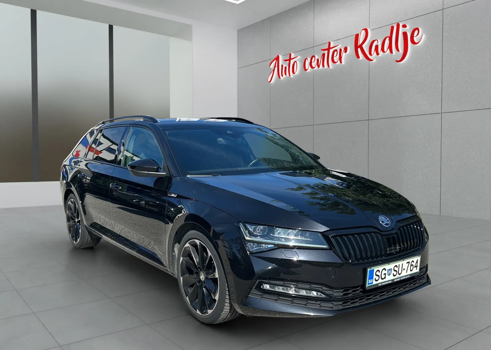 Zunanja slika - Škoda Superb - Combi 4x4 2,0 TSI DSG - 1