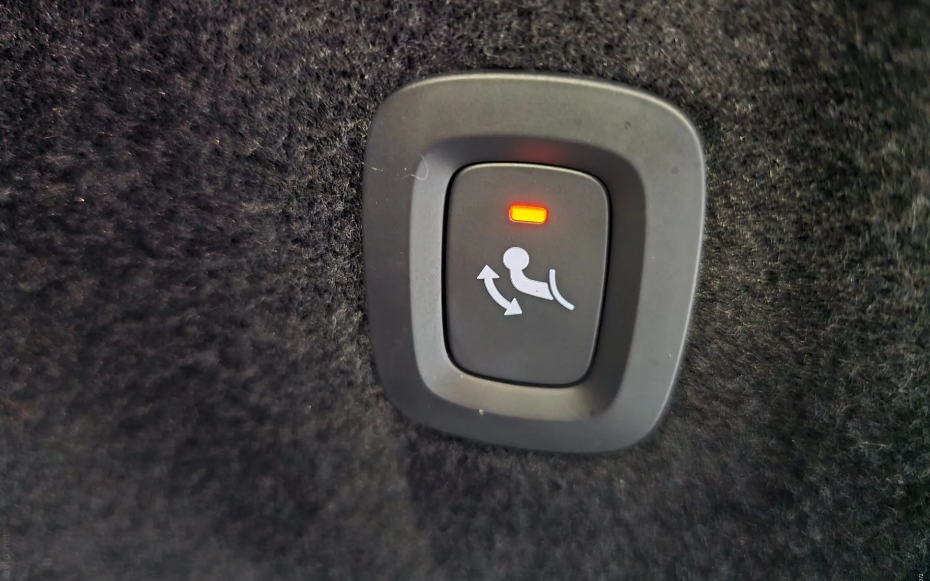 Notranja slika - Volvo XC60 - B4D R-Design Avt.- LED.usnje+mem.360kam.HUD.Harman - 20