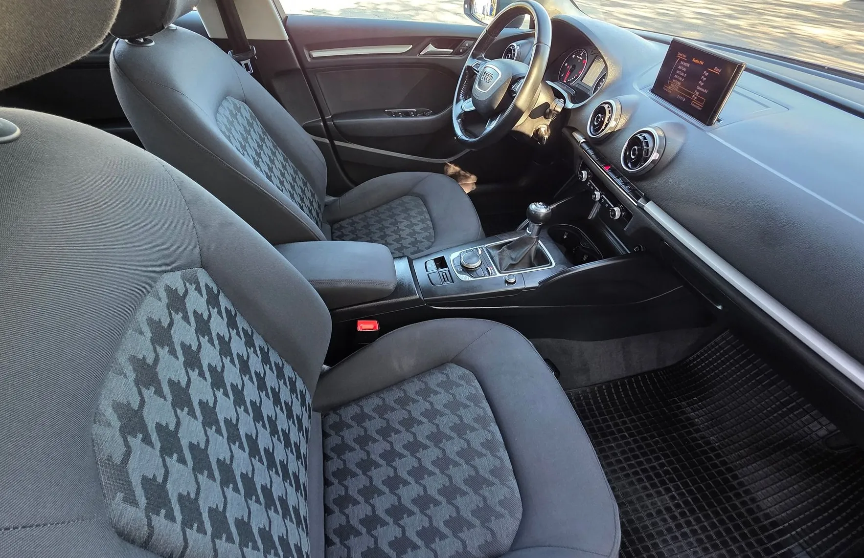 Zunanja slika - Audi A3 - SPORTBACK 1.6 TDI ALU PLATIŠČA-KLIMA-NAVI - 11