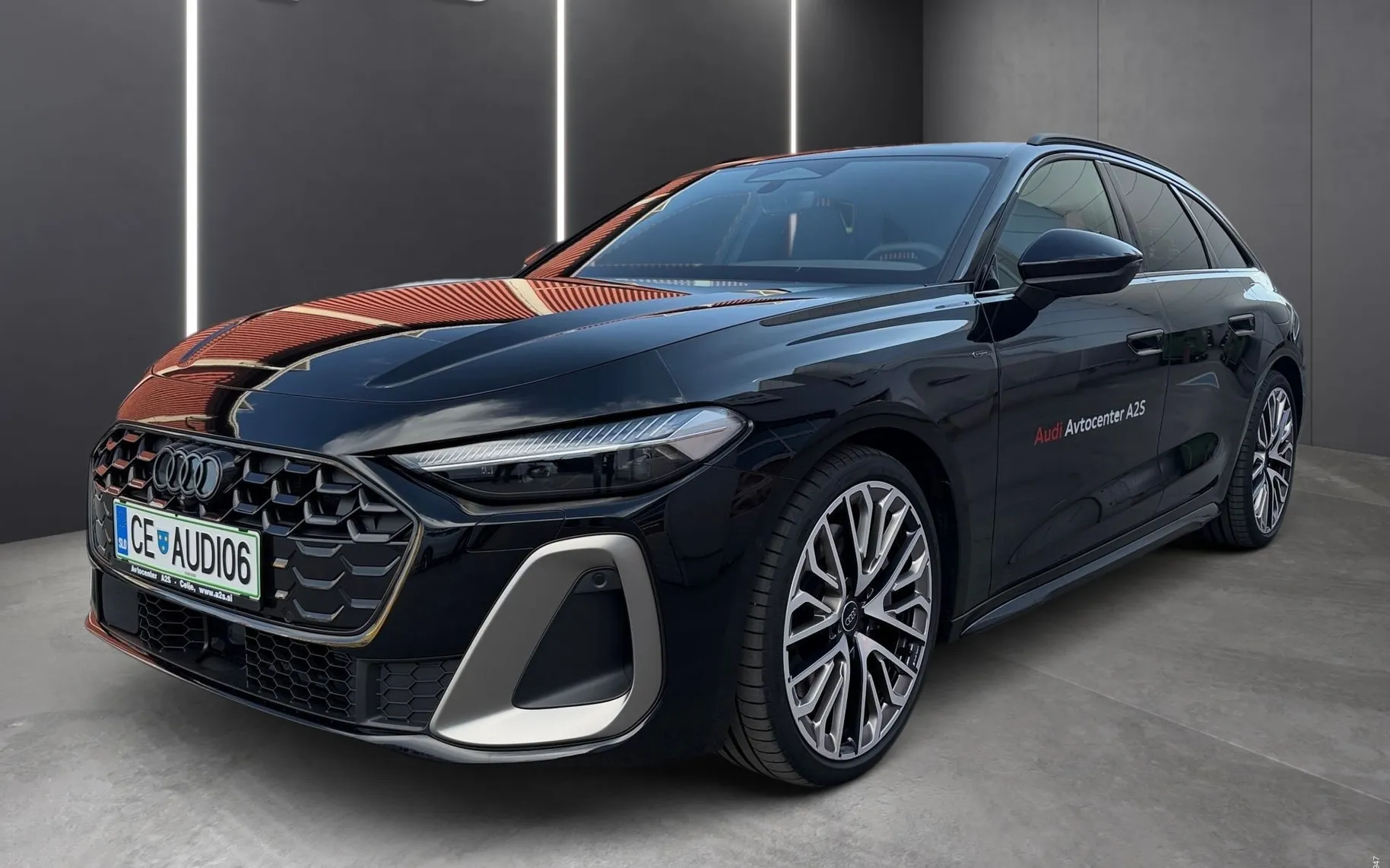 Zunanja slika - Audi A5 Avant - e-hybrid quattro 220 kW S tron.Business... - 1
