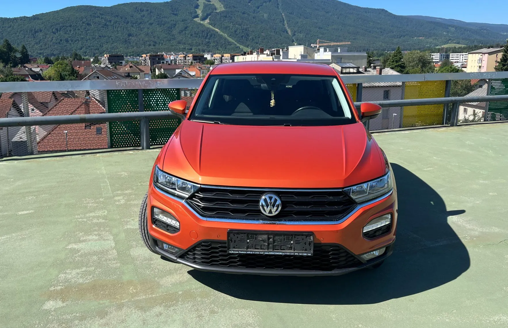 Zunanja slika - VW T-Roc - 1.6 TDI BMT 2X PDC. NAVI. SAMO 88.645 KM. - 2