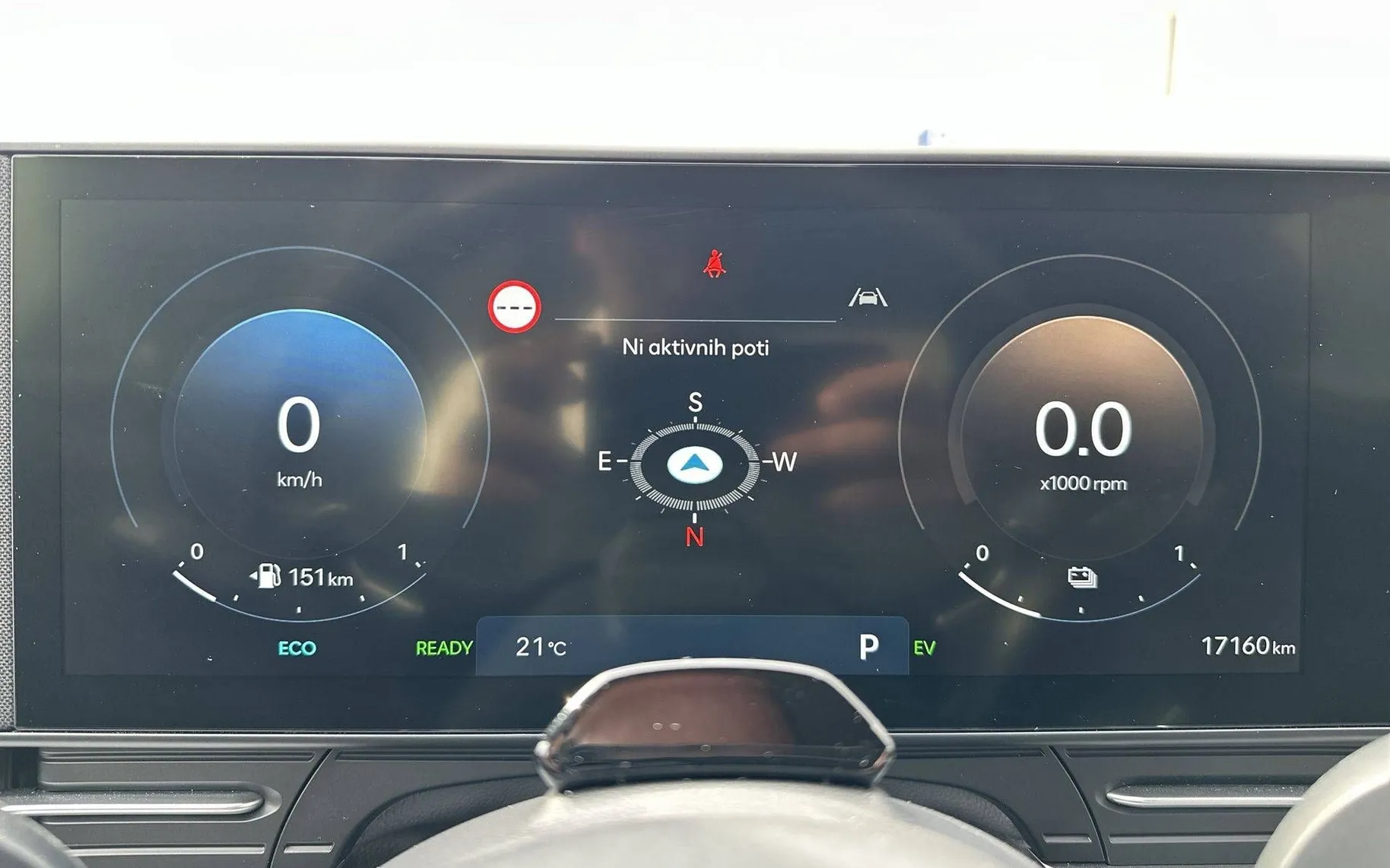 Notranja slika - Hyundai Kona - 1.6 GDI Hybrid Impression DCT - 15