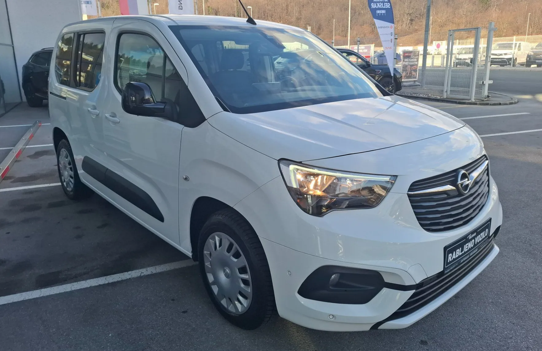 Zunanja slika - Opel Combo - 1.5 HDI 96KW SERVISNA ZGODOVINA + MALO KM - 4
