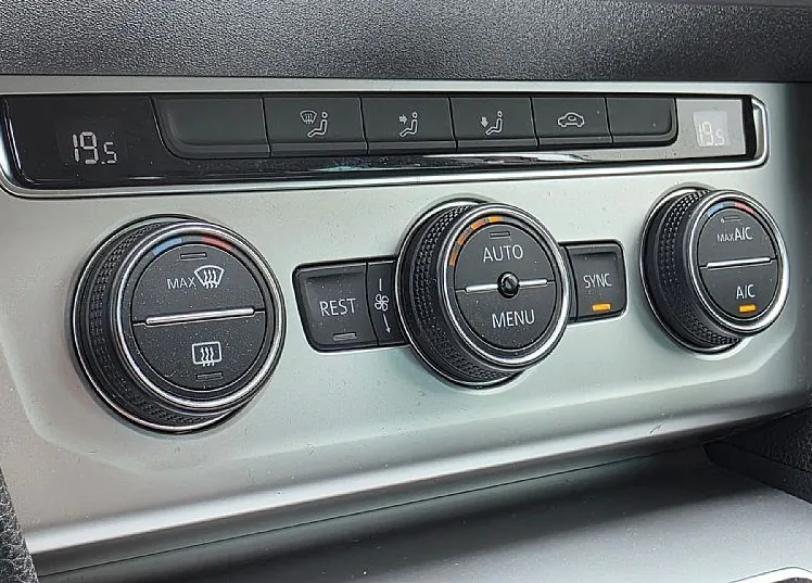 Zunanja slika - VW Passat - Variant 1.6 TDI DSG HIGHLINE LED-NAVI-VIRTUAL-ALU PLATIŠČA - 18