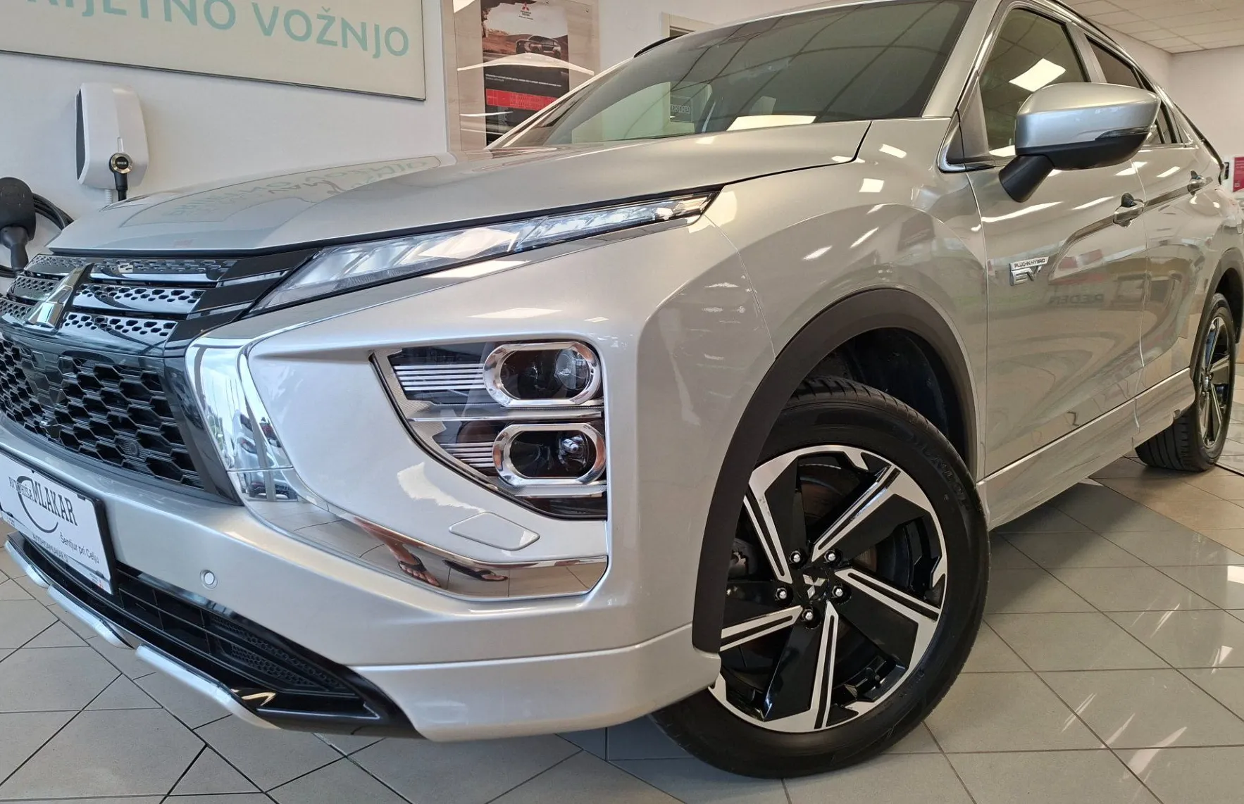 Zunanja slika - Mitsubishi Eclipse Cross - 4WD 2.4 PHEV Instyle+ CVT 1.LASTNIK-SLO-TOV.GARANC - 2